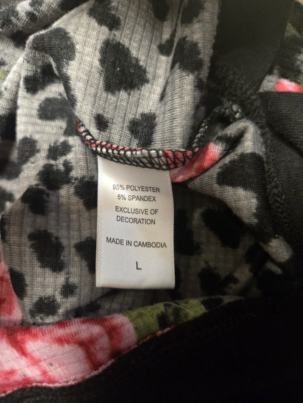 Betsey Johnson Leopard Rose Print Pullover Sweater Gray Pink Size L Y2K Style - Picture 3 of 4